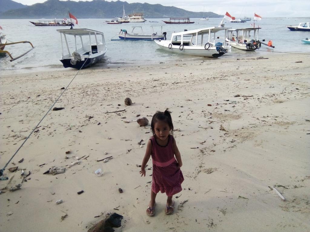 Mirna Homestay Gili Air Exterior photo